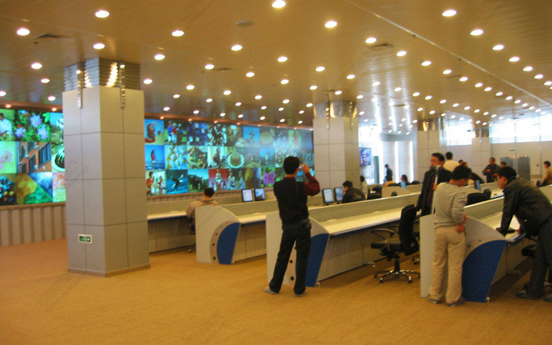 中國聯(lián)通集團公司時任董事長王建宙先生現(xiàn)場指導(dǎo)工作